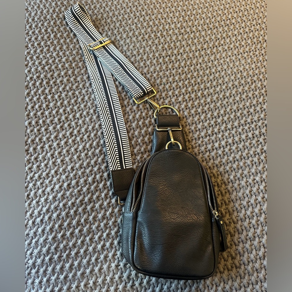Urban Originals Black Crossbody Sling Bag with Patterned Strap - Picture 7 of 10